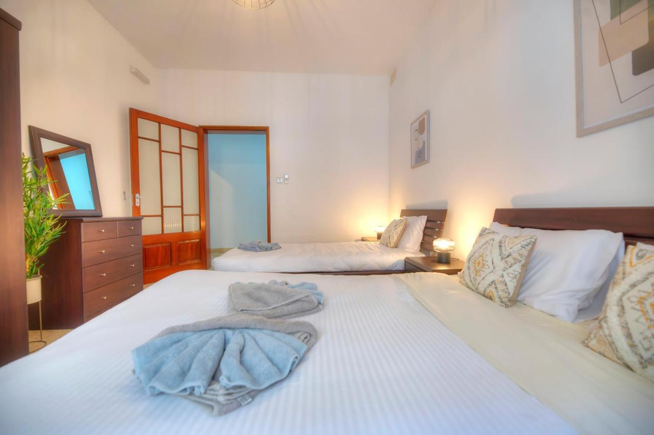 Enormous 3Bedrooms Seafront With Balcony Pdeh1-1 Sliema Exteriér fotografie